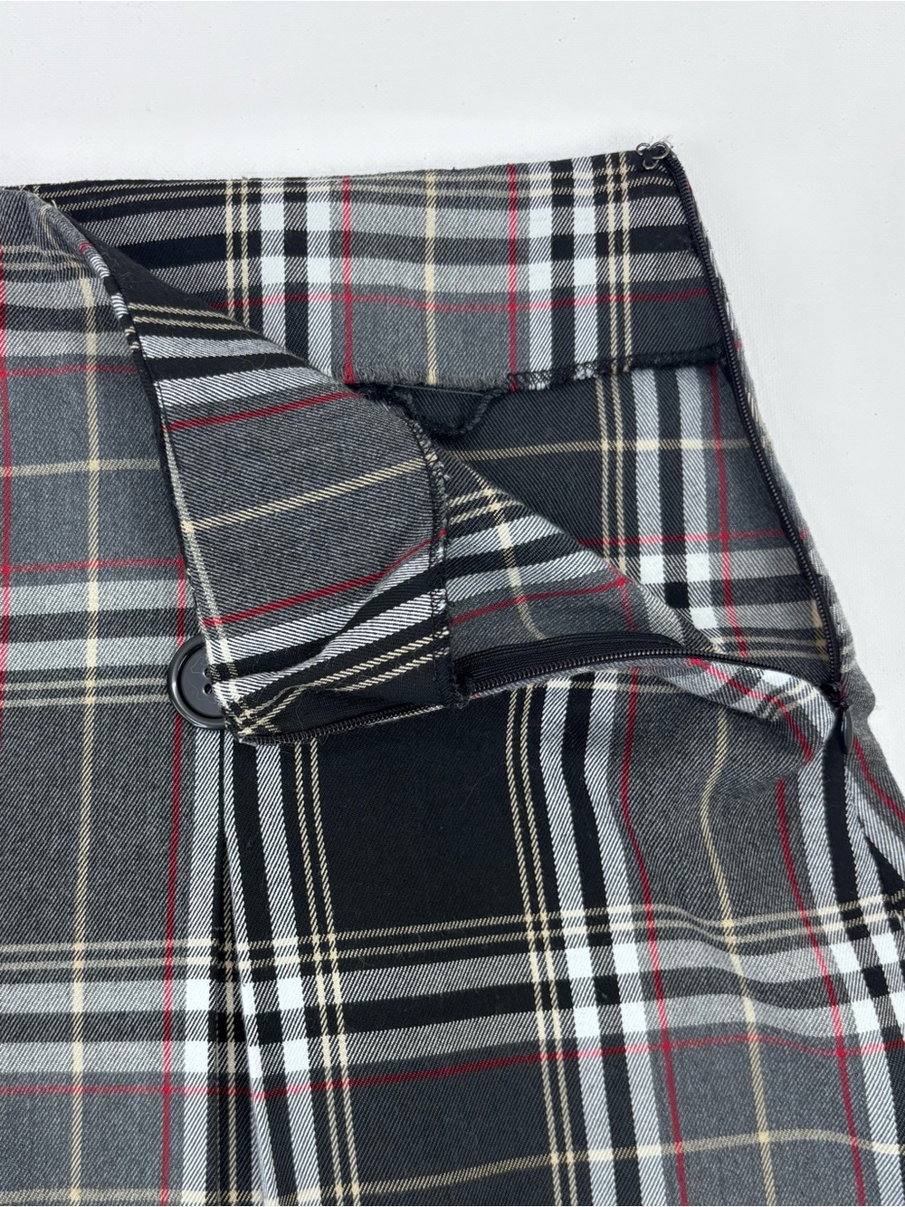 Point Zero Nicole Benisti Black and Gray Plaid Pleated A-Line Mini Skirt, 10 - Picture 7 of 14